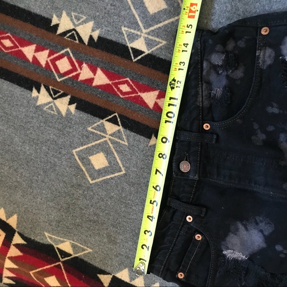 Levis vintage distressed cut off festival shorts - Picture 4 of 6